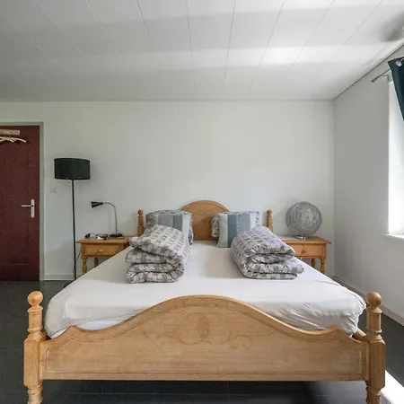 Sunny Near Airport Homestay *