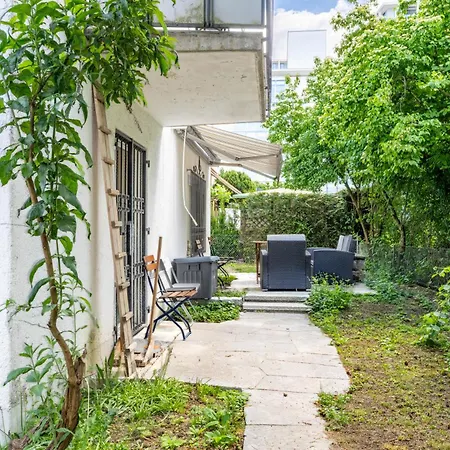 Проживание в семье Sunny Near Airport