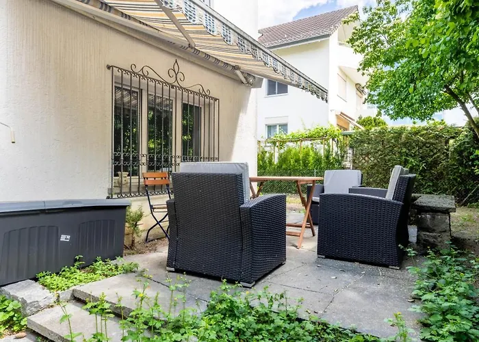 Sunny Near Airport *