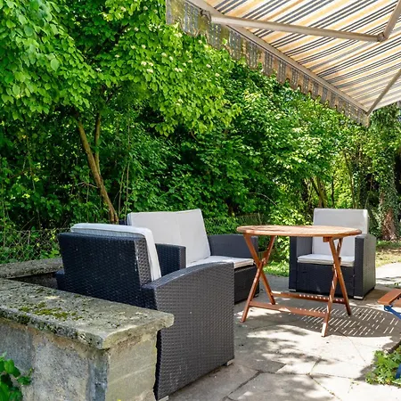 Sunny Near Airport *