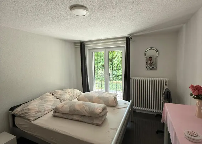 Sunny Near Airport Habitación en casa particular